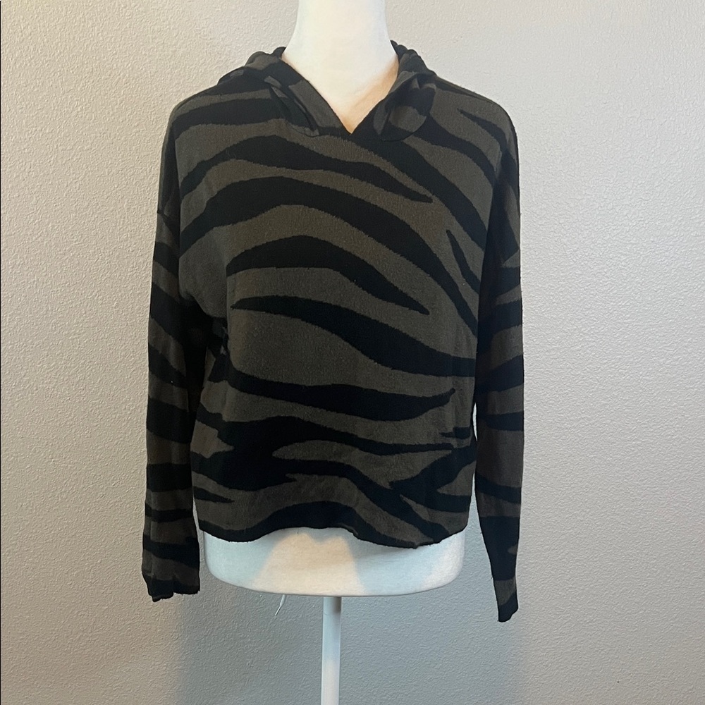 Anthropologie Zebra Print Cropped Lightweight Sweater Hoodie Olive/Black Size XS